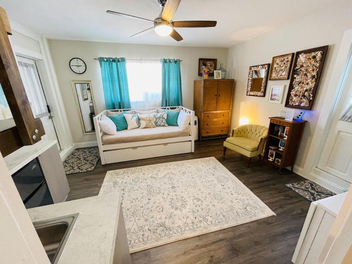 Coastal Chic Suite With Kitchenette And Private Entrance San Petersburgo Exterior foto