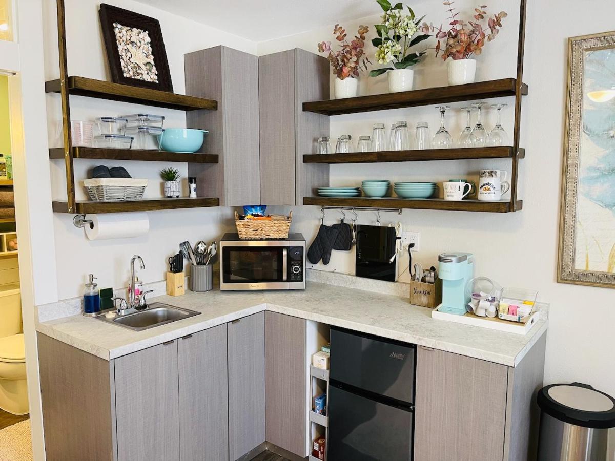 Coastal Chic Suite With Kitchenette And Private Entrance San Petersburgo Exterior foto