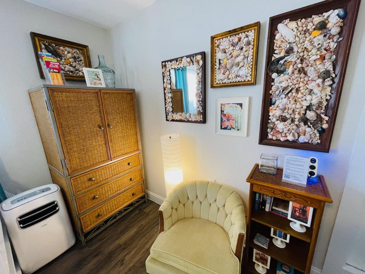 Coastal Chic Suite With Kitchenette And Private Entrance San Petersburgo Exterior foto